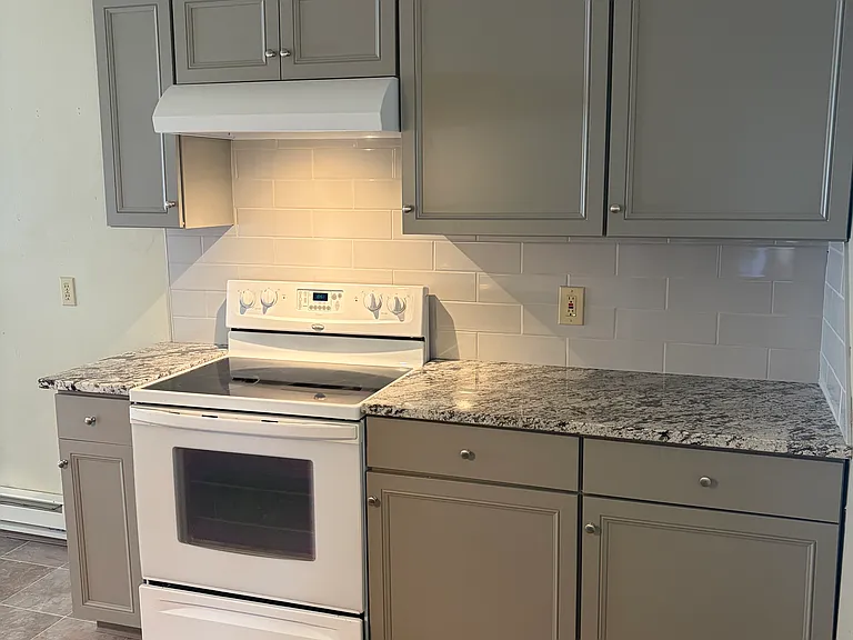 1004 Castlerock Dr — Photo 10