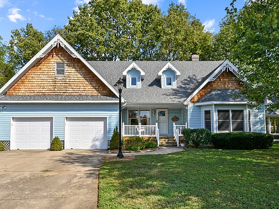 2nd image of 680 E Trakel Place