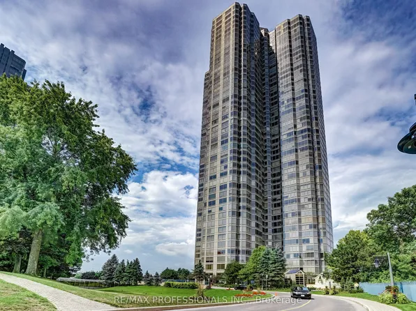 1 Palace Pier Ct #1108, Toronto, ON M8V 3W9