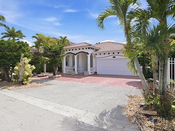 2nd image of 15062 SW 11th Street