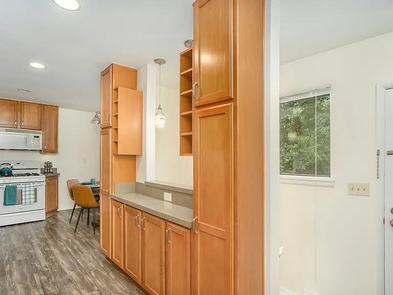 621 Susan Dr — Photo 11