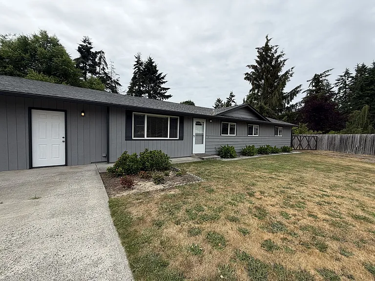 100 W Robert Pl — Photo 18