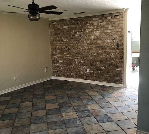 3rd image of 6678 Lexington Dr