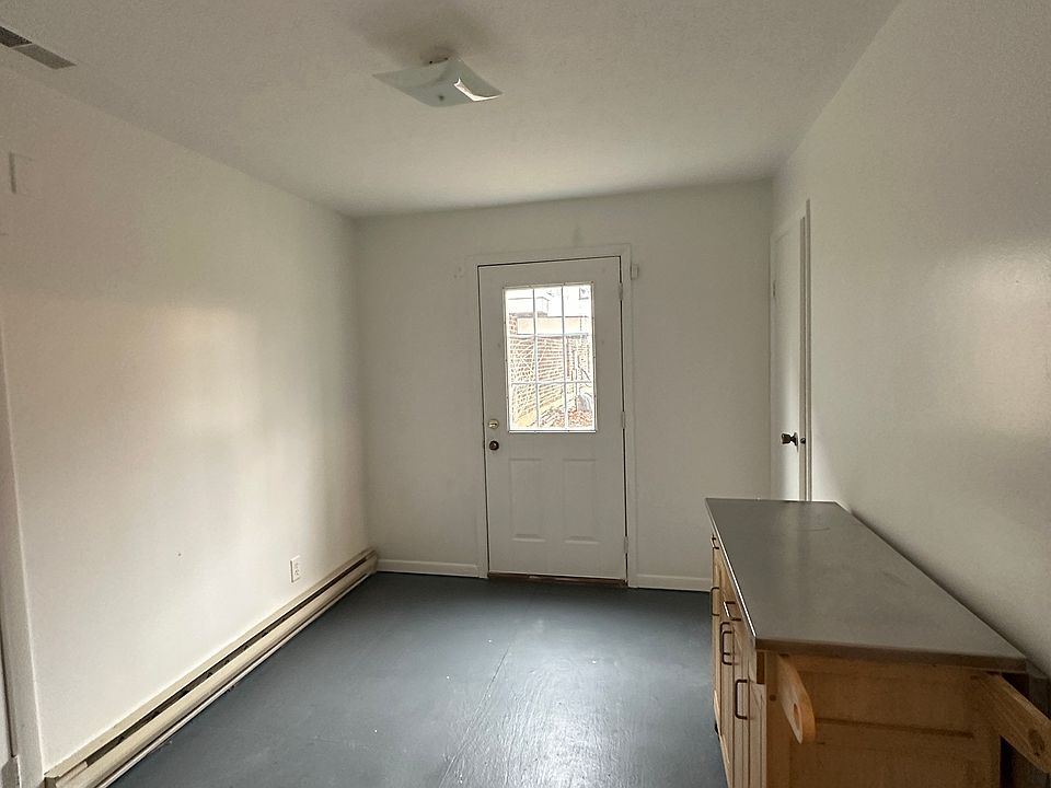 1st image of 4533A Peachwood Ct