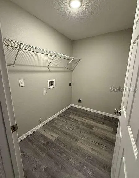 1745 N Lakewood Ave — Photo 4