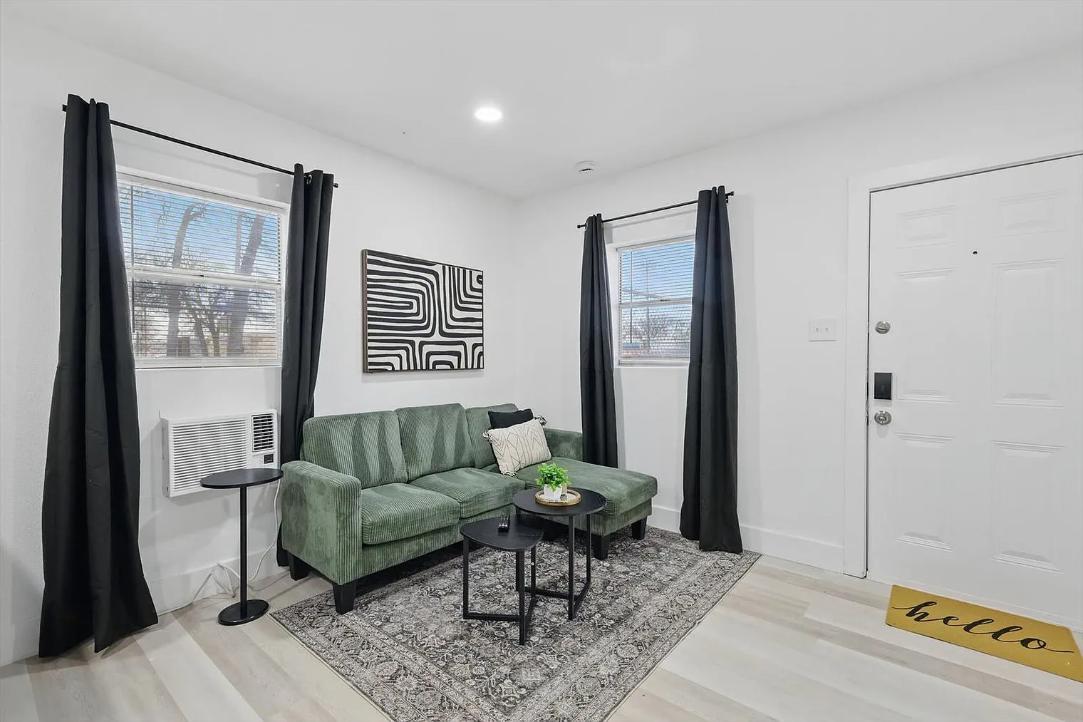 2 bed, 1.0 bath, 495 sqft, $1,478 — Photo 1