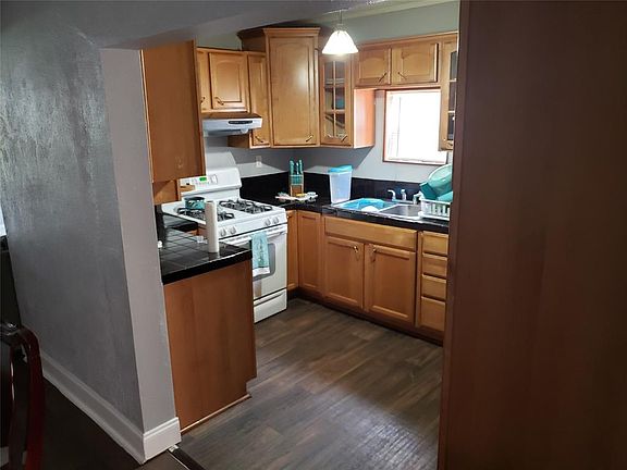 3rd image of 2116 Loving Ave