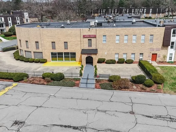 11 Shadowbrook Ln APT 22, Milford, MA 01757