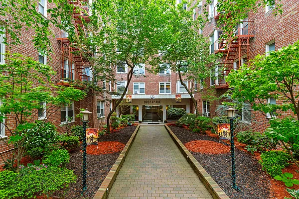 Sold by Remax Edge | media 38