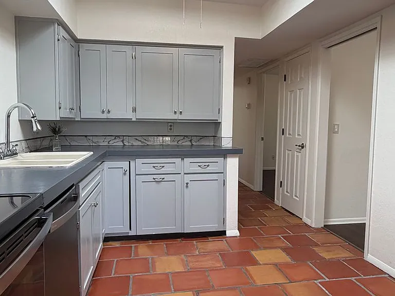 5213 N Tigua Dr — Photo 7