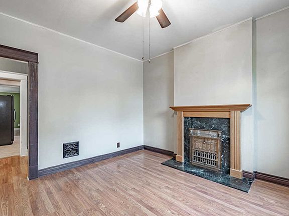 3rd image of 4953 Schollmeyer Ave