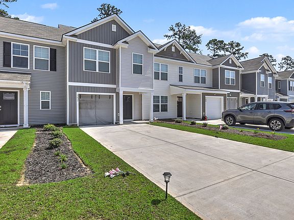2nd image of 152 Haventree Ct