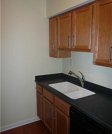5th image of 1052 1st Ave N