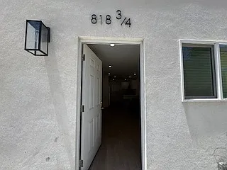 816 E 87th Pl — Photo 1