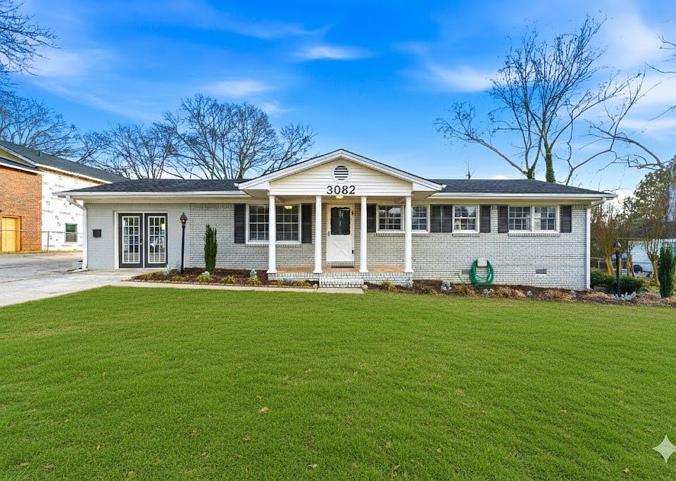 Front Exterior & Landscaping