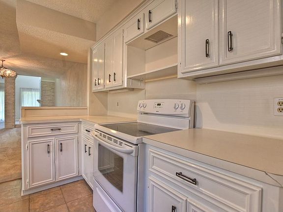 5th image of 8001 Rebawood Dr