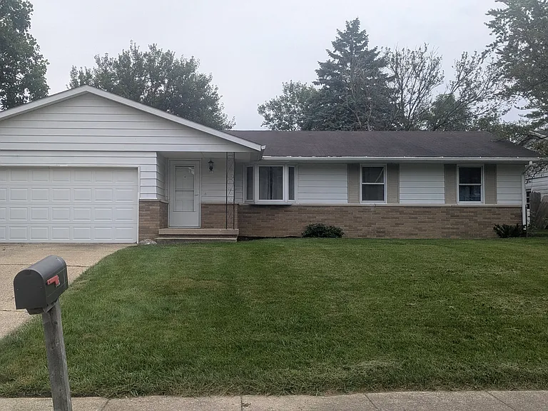 106 Arbour Ct — Photo 1