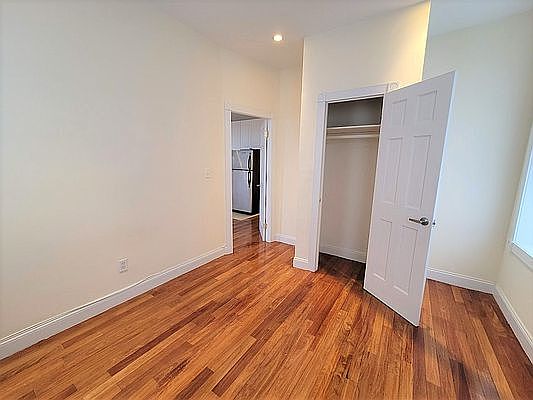 4th image of 159 2nd Ave #X