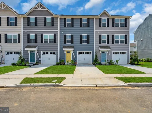 18 E Jones Ave, Edgewater Park, NJ 08010