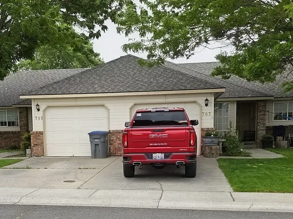 705-707 Jamie Dr, Selah, WA 98942
