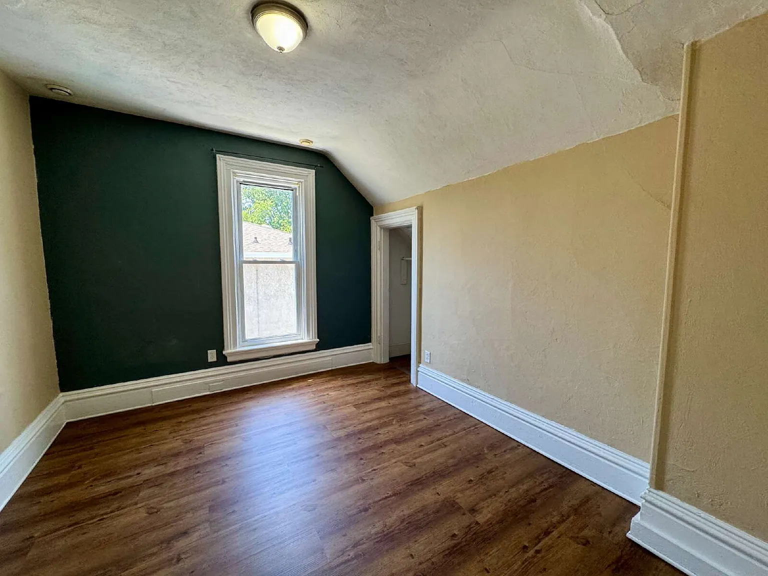 1 bed, 1.0 bath, $825 — Photo 4