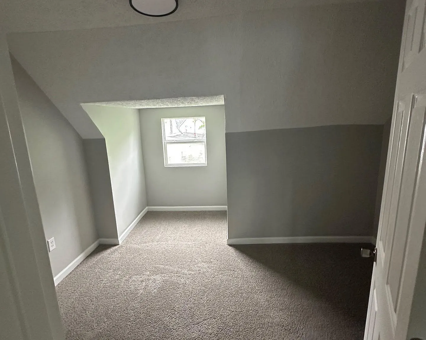 1109 E Kirby Ave (Whim & Proper, LLC) — Photo 3
