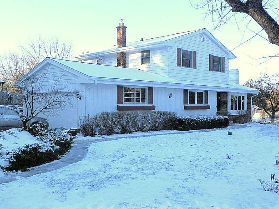 1st image of S29W30155 S Bethesda Cir
