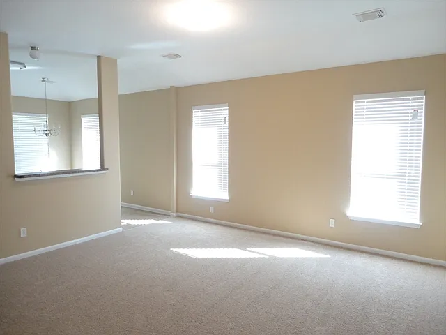 3 bed, 2.0 bath, 1457 sqft, $1,875 — Photo 4