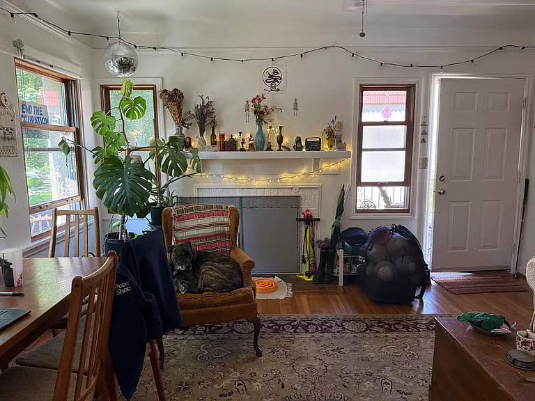 NE 8th Ave — Photo 8