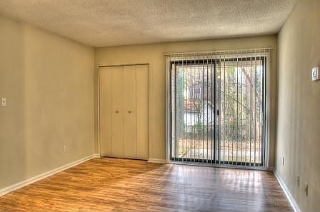 1 bedroom living room