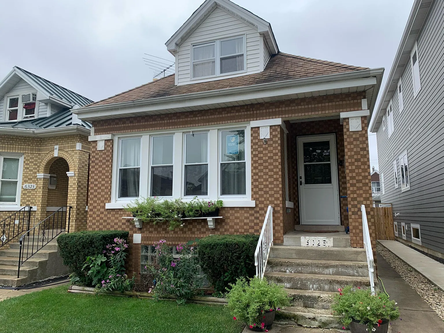 4 bed, 1600 sqft, $2,400 — Photo 2