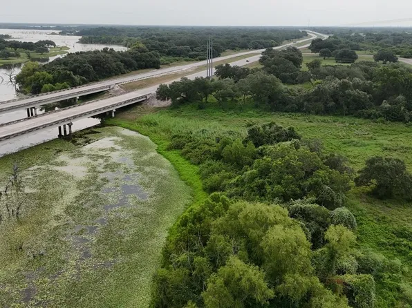 193 N Old Highway 59, Goliad, TX 77963