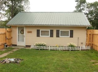 560 W Shore Rd, Hammond, NY 13646