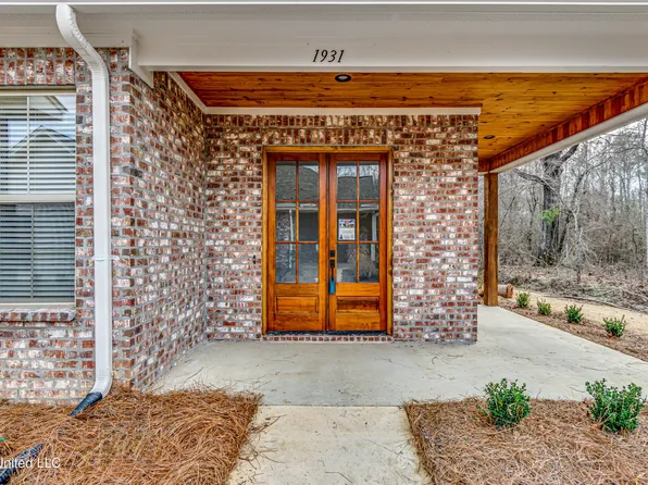 1931 Freedom Ring Dr, Brandon, MS 39047