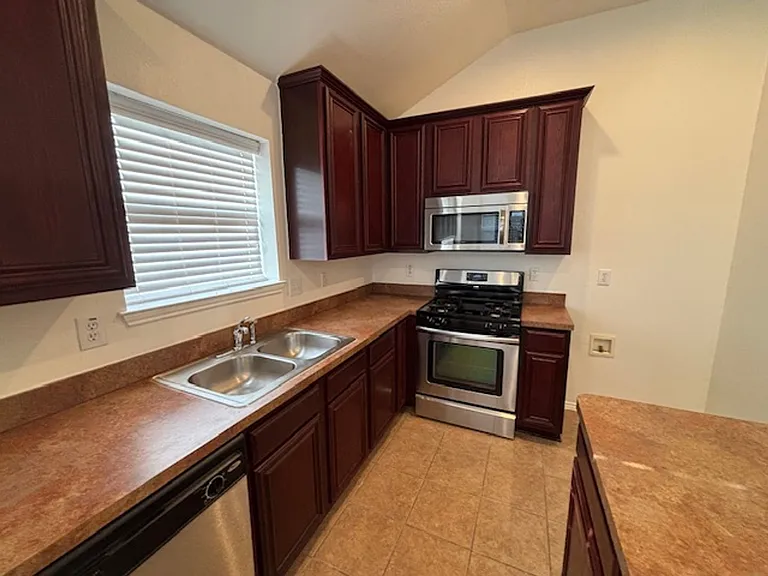 8135 Tierra Del Sol Rd — Photo 9