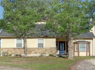 167 Comanche Dr, Paige, TX 78659