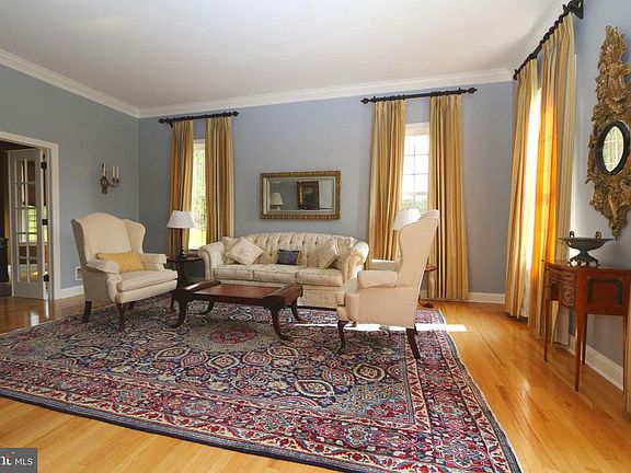 3rd image of 1623 Castlegreen Dr