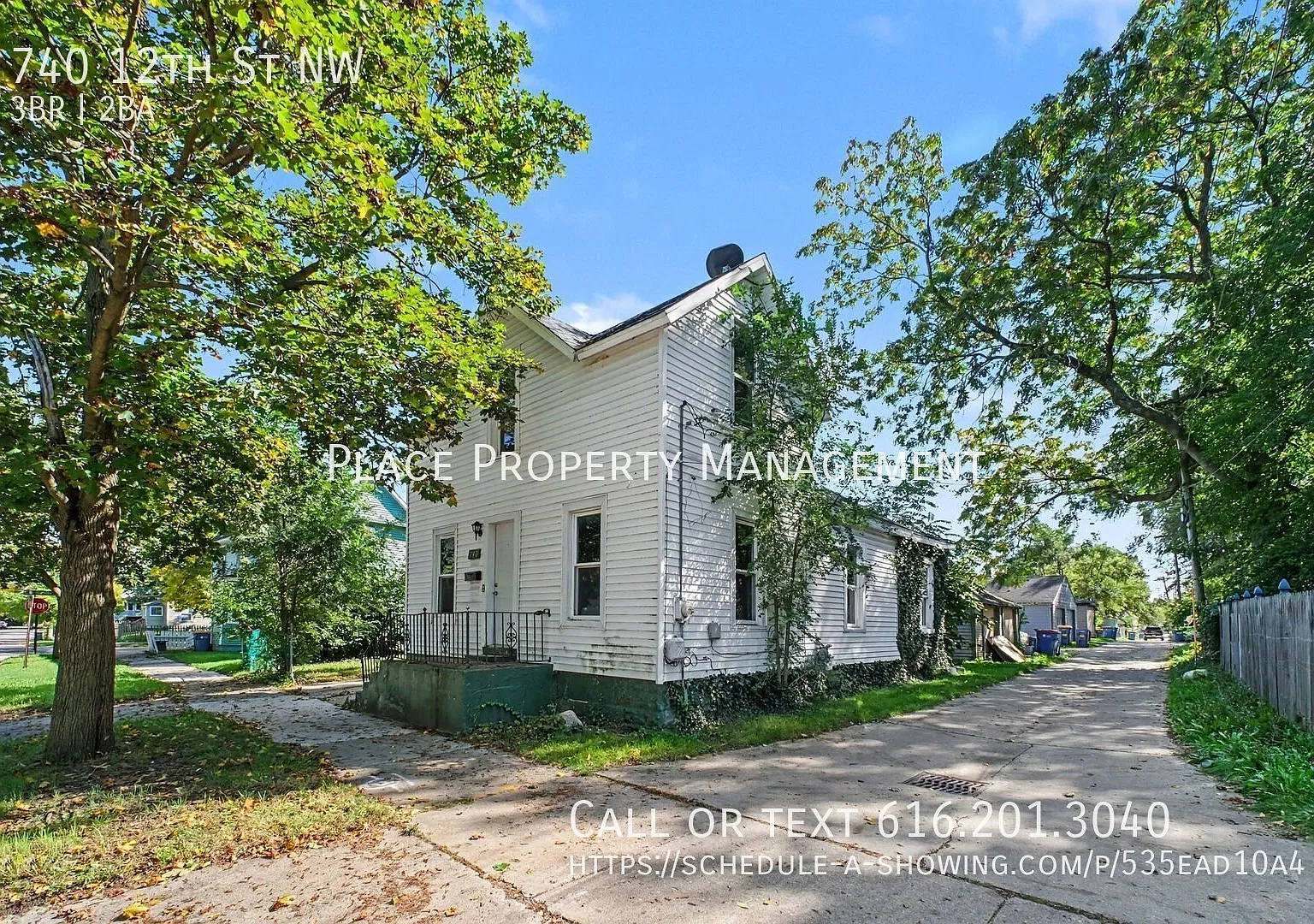740 12th NW - 3 bedroom 1.5 bathroom! — Photo 4