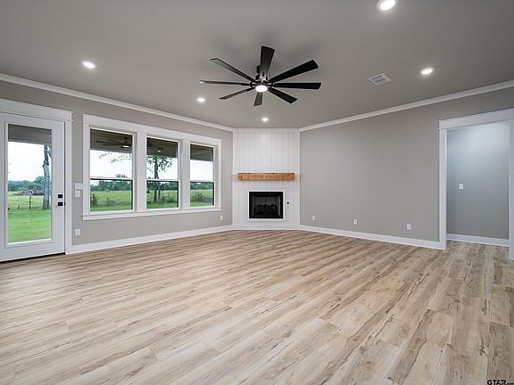 4th image of 328 Heritage Way