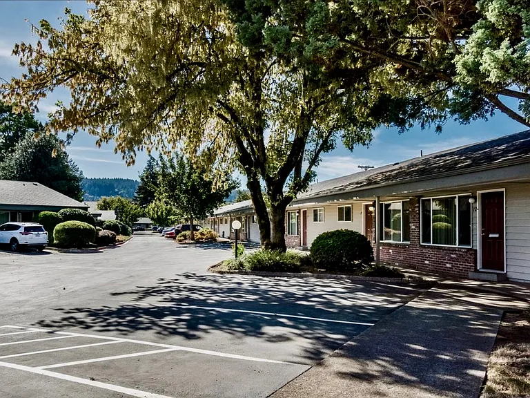 Fairway Village — Photo 32