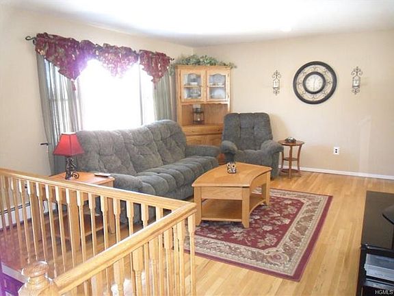 4th image of 10 O'Sullivan Ln