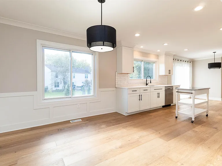 5485 Hammersmith Dr — Photo 9