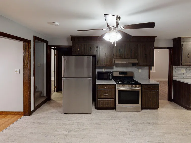 24 Gladstone St #2 — Photo 23