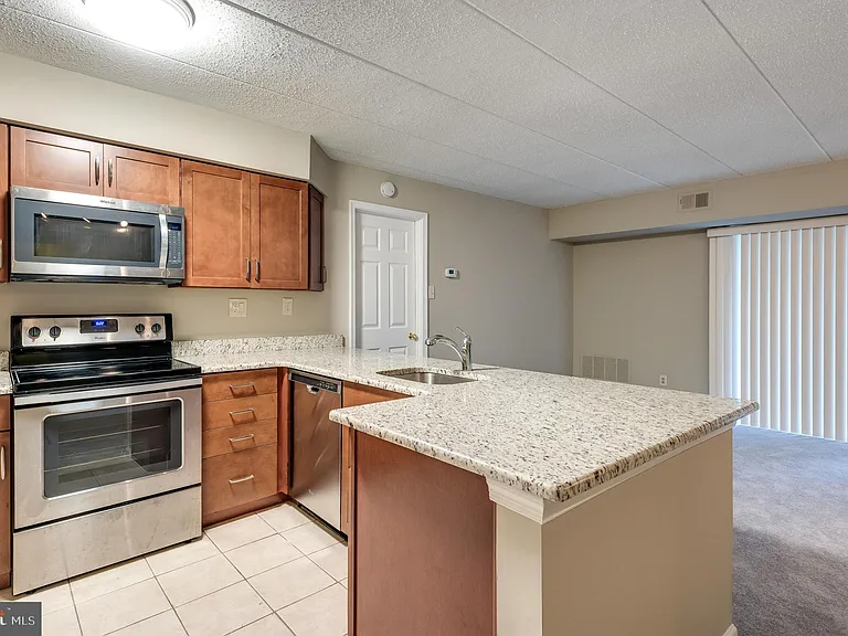 510 Washington Pl #10 — Photo 15