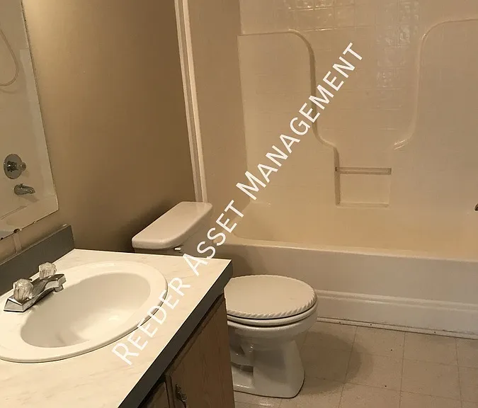 515 E 900 N — Photo 7