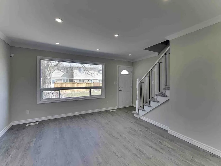 351 Murray St #B02 — Photo 1