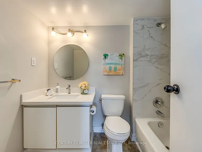 1450 Glen Abbey Gate #823 — Photo 17