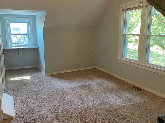 3rd image of 512 Broad St #2