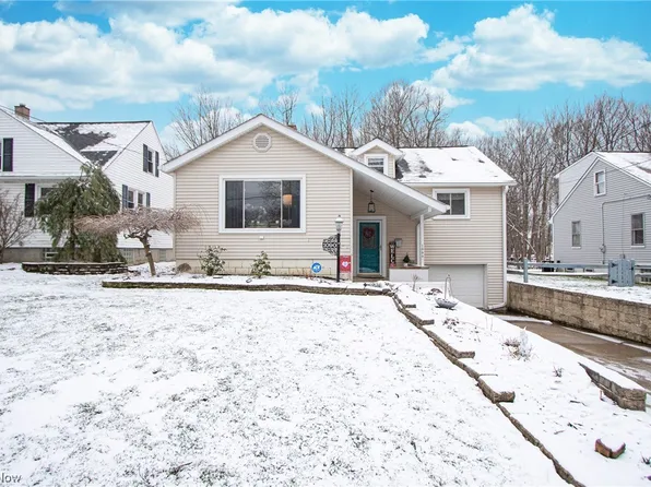 1090 Washington Blvd, Mayfield Village, OH 44143
