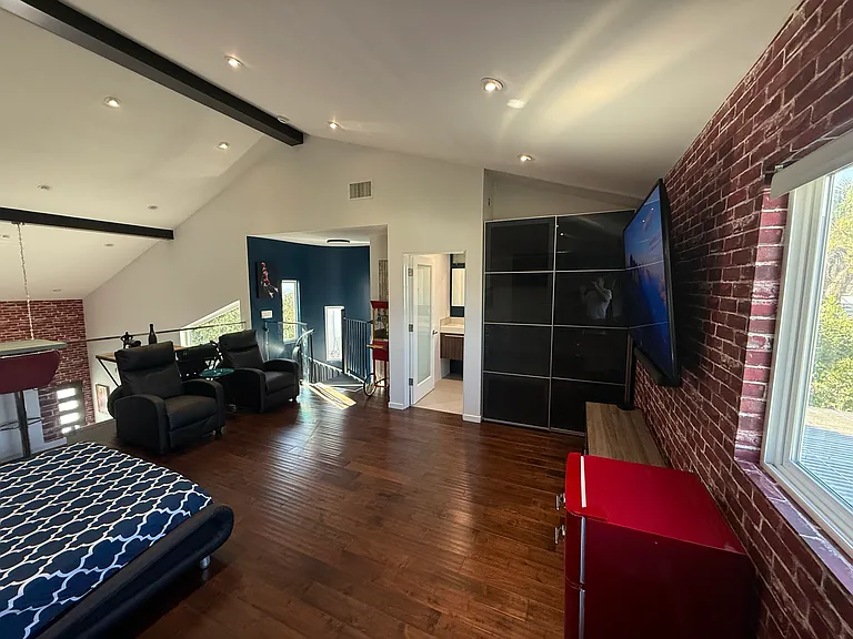 18003 Tiara St — Photo 20